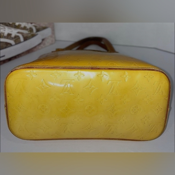 LOUIS VUITTON Vernis Houston handbag - Picture 9 of 16